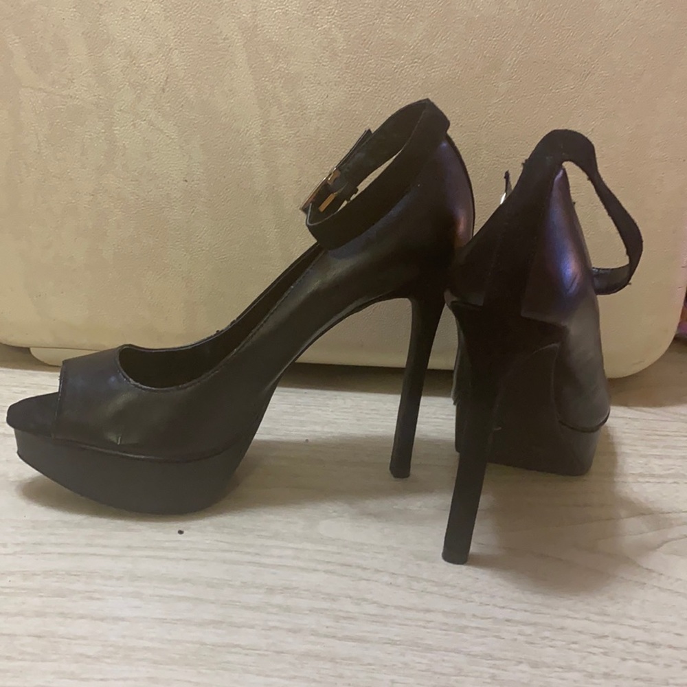 Jessica Simpson Black Ankle Strap Peep Toe Stiletto Platform Pumps